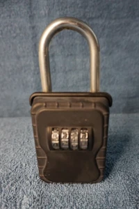 Key safe Front door Heavy Duty Lock box Re-Program 4-Digit Combination Realtor - Picture 1 of 5