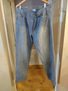 Jeans desgastados para hombre A. Tiziano cintura mide 42" entrepierna 33". En estado nuevo - Imagen 1 de 8