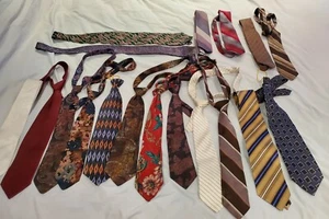 18 Krawatten, Herrenkrawatten, Unisex, Seide, Italienisch, Bruderschaft, Borroni, Bill Blass usw - Bild 1 von 8