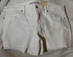 Women's Universal Threads White Denim Shorts Mid Rise Midi Stretch size 18 - Picture 1 of 2