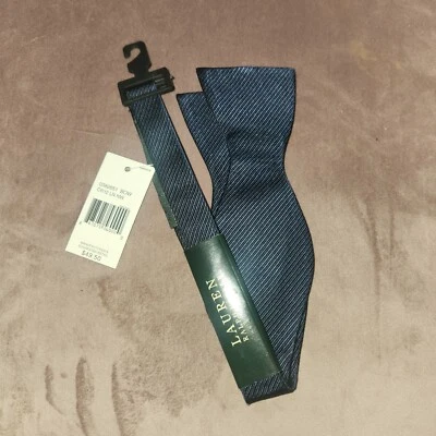 NUEVO CON ETIQUETAS Lauren Ralph Lauren Pajarita Para Hombres 100% Seda Azul Marino Corbata Ajustable Foto 1 de 4