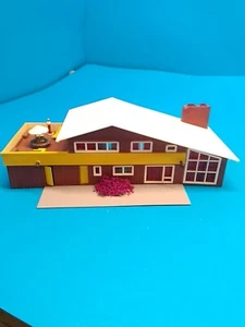 ho scale plasticville resort house with deck - Picture 1 of 5