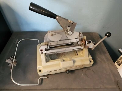 Raychem Tyco Insulation Cutter Stripper Crimper Jig Heavy Duty AD4010 USA Made - Image 1 of 4