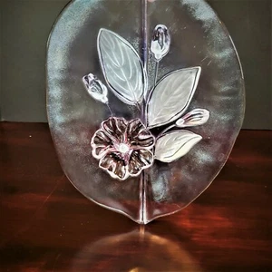 Serving Platter 11" Frosted Floral pattern pink green Art Glass Sculpted Tinted - Picture 1 of 8