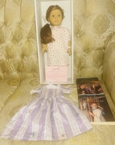American Girl FELICITY bambola 18” NUOVA DA OSPEDALE~2 libri e ABITO DA VIAGGIO - Foto 1 di 9