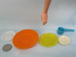 Vintage Barbie Doll Deluxe Kitchen 1960s Plates Dish blue pot plastic HONG KONG - Picture 1 of 1