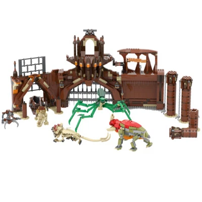 MOC: Geonosis Arena Stage with 5 Monsters Movie Scenes 2126 Pieces Good Quality - Image 1 of 4