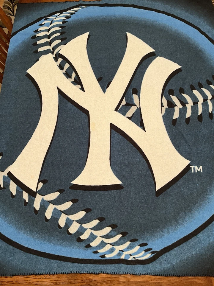 Northwest New York Yankees Blanket 48 x 56 in Blue/White - Image 1 of 2