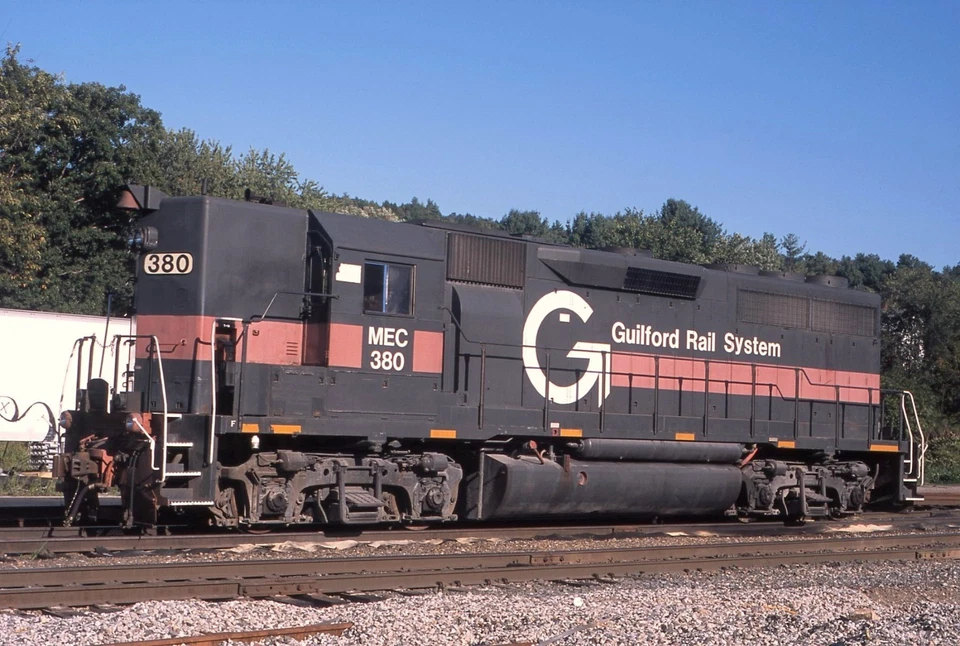 Original Slide: Maine Central / Guilford Rail System GP40 380 - Imagem 1 de 1