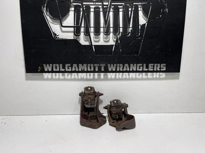 Soporte de montaje del motor 4.0 6 cilindros izquierdo y derecho Jeep TJ Wrangler 2000-2006 Foto 1 de 4