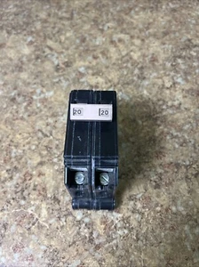Disyuntor de 2 polos y 20 amperios - usado, sin probar - Imagen 1 de 6