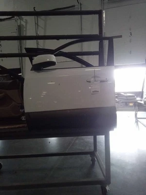 2005 Hyundai Tucson Left Front Door - Used, Dent & Scratch, OEM 316655 - Изображение 1 из 2