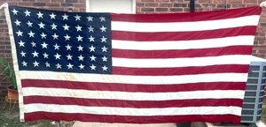 WW2 48 Sterne amerikanische USA (4,75 Fuß x 9,5 Fuß) genähte Schatulle Internierung Flagge - Bild 1 von 3