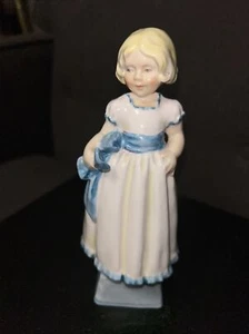Vintage Royal Worcester Mondays Child Fair Of Face Statue Blue  Figurine 3257 - Picture 1 of 11