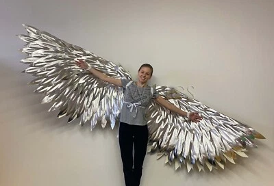 Disfraz cosplay alas de ángel grandes móviles adulto alas gigantes negro blanco rojo dorado Foto 1 de 2