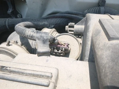 Used Fuel Injection Air Flow Meter fits: 2010 Chevrolet Express 3500 van 6.0 Gra - Image 1 of 4