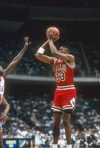 Scottie Pippen Chicago Bulls shoots v Miami Heat in an- Basketball 1988 Photo - Picture 1 of 1