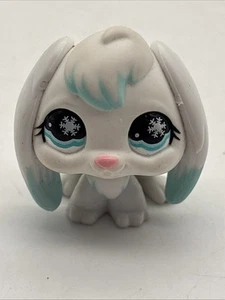 Rare 2006 Bunny RABBIT #685 Littlest Pet Shop Hasbro LPS. White & Blue Snowflake - Bild 1 von 7