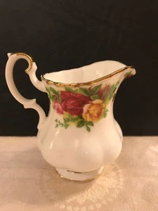 OLD COUNTRY ROSE SAHNEKÄNNCHEN ROYAL ALBERT BONE CHINA 1962 TOP - Bild 1 von 7