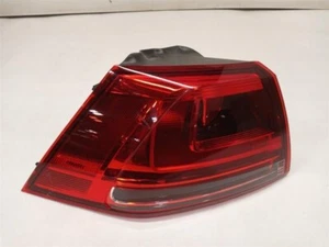 2015-2017 VOLKSWAGEN GTI REAR RIGHT TAIL LIGHT ASSEMBLY QUATER PANEL MOUNTED - Picture 1 of 3
