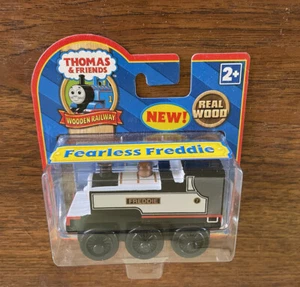 Tren Thomas de madera Learning Curve 2007 primera edición Fearless Freddie! ¡Nuevo! - Imagen 1 de 2