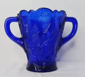 Mosser großer Löffel Kobaltblau Pressglas umgekehrt Erdbeere Design 5" hoch - Bild 1 von 6