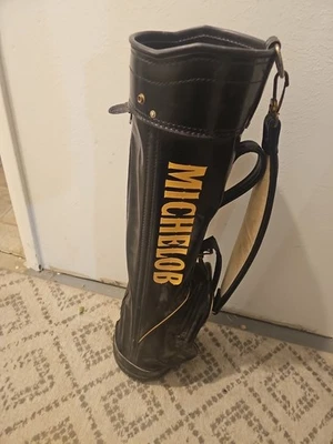 ¡Raro! Bolso de cuero negro MICHELOB GOLF vintage años 70 con cubierta adjunta. 34" alto Foto 1 de 4