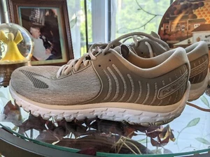 Brooks Pureflow 6 bequeme beige Damen-Laufschuhe mit Unterstützung, Größe 9,5, gebraucht, in einwandfreiem Zustand! - Bild 1 von 12