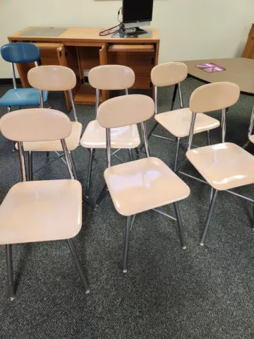VINTAGE MELSUR SCHOOL CHAIR- DANVILLE, VA LOCAL PICK-UP ONLY! Cover
