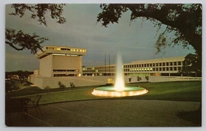 Lyndon Baines Johnson Library at University of Texas in Austin Postcard - Picture 1 of 2