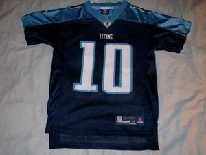 Vince Young 10 Tennessee Titans Reebok NFL Players Jersey Boys Medium 10-12 used - Picture 1 of 2