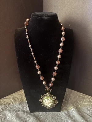 Collar con cuentas estilo victoriano único artístico camafeo floral Foto 1 de 4