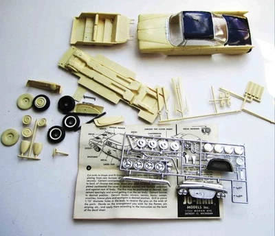1960 Chrysler New Yorker Model Kit Hardtop Vintage Jo-Han Fender Skirts +Odd Box - Image 1 of 3