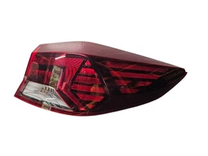 2019-2020 HYUNDAI ELANTRA TAIL LIGHT OEM RH RIGHT PASSENGER SIDE OUTER Chipped - Picture 1 of 4