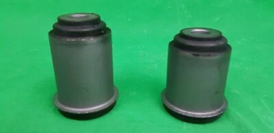 JUEGO DE CASQUILLOS BRAZO INFERIOR CONTROL DELANTERO ORIGINAL REXTON 3.2L GASOLINA Y 2.7L TD (2 EA)   Foto 1 de 4