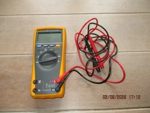 Fluke 175 True RMS Multimeter NEU - Picture 1 of 6