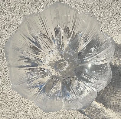 Mats Jonasson Maleras Anemone Glass Bowl 15 cm Diameter 7.5 cm high - Image 1 of 3