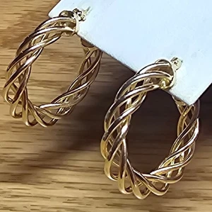 14K GOLD*TWIST HOOP EARRINGS*VINTAGE*1 INCH*HOLLOW?*SWIRL*3.8 GRAMS*TWIRL* - Picture 1 of 5