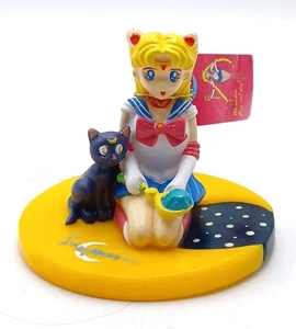 Sailor Moon 9cm Gummi-Figur: Sailor Moon mit Katze Luna / Badefigur / Igel 1999 - Bild 1 von 5