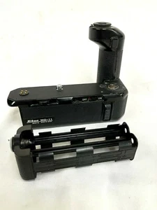 Nikon MD-11 Motor Drive - Ersatz Akkuträger Halter und Teile  - Bild 1 von 7