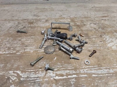 2003 03-04 Suzuki GSXR1000 GSXR 1000 varios pernos de hardware varios Foto 1 de 4