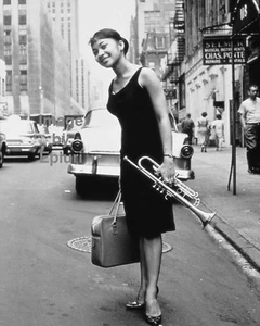 Lorraine Glover, wife of jazz trumpeter, Donald Byrd 8x10 rp B&W photo - Imagen 1 de 1