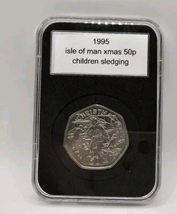 1995 Isle of Man Weihnachten 50p Münze Kinder Schlitten Xmas in Münzplatte (Münze 2) - Bild 1 von 4