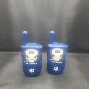 Motorola TalkAbout T4500 Compact Walkie Talkies Two Way Radios - 2 Mile Range - Zdjęcie 1 z 4