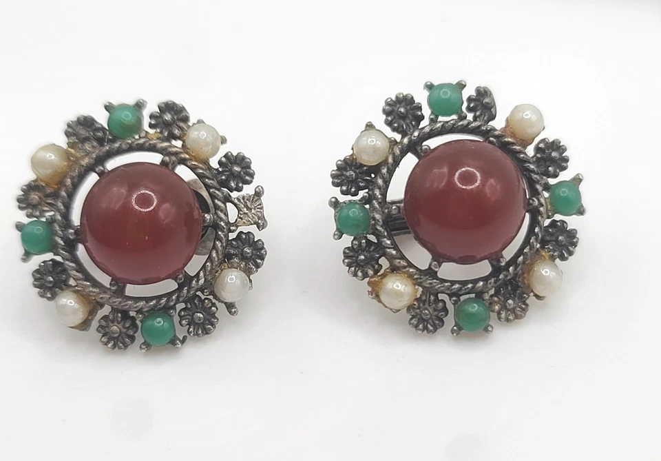 Pendientes Coro Vintage Firmados Rojo Verde Imitación Perlas Clip Ons Foto 1 de 4