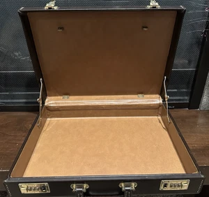 Valigetta vintage Presto in pelle marrone 18” x 13” x 4,25” con chiusura - Foto 1 di 15