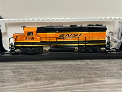 Atlas Gold Series HO #10001785 GP39-2 Ph. 2 BNSF #2946 Locomotive DCC & Snd - CC - Image 1 of 4