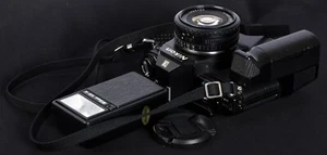 Nikon EM 35mm Film SLR c/w MD-14, Series E 50/1.8 STD Lens & SB-E Speedlight Kit - Picture 1 of 13