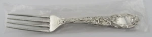 Tenedor Tiffany & Co. Sterling 7 1/2"; patrón de crisantemo - sin mono - artículo # 7987 - Imagen 1 de 7