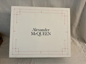 Alexander McQueen Schuhstiefel LEERE BOX GROSS 15"" x 13"" x 5,5"" AUTHENTISCH MIT STOFF - Bild 1 von 15